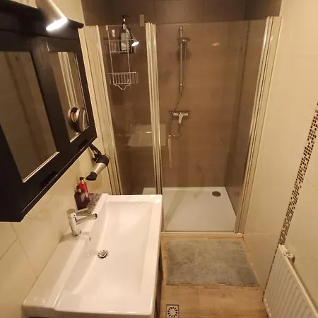 Hinterer 2&5 Bedrooms *