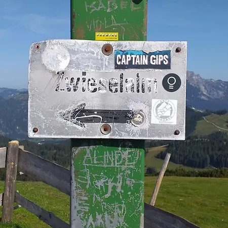 Hinterer, Centre With Mountain View *