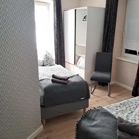 Hinterer 2&5 Bedrooms *