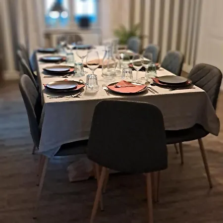 Hinterer 2&5 Bedrooms Apartment