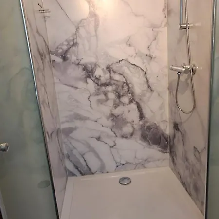 Xxl Cosy Goisern, Centre With Mountain View