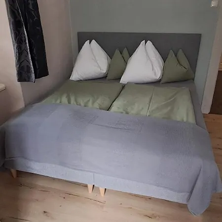 Апартаменты Xxl Cosy Goisern, Centre With Mountain View