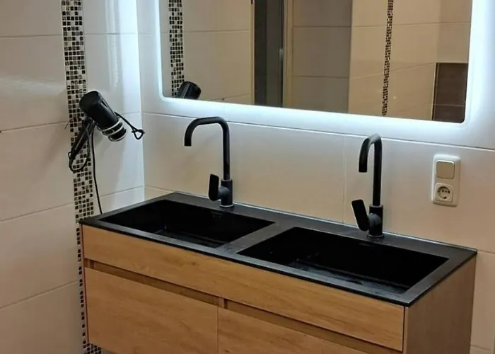 Xxl Cosy Goisern, Centre With Mountain View