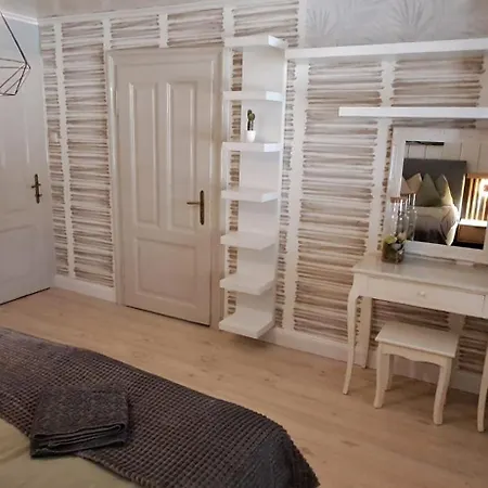 Appartement Xxl Cosy Goisern, Centre With Mountain View