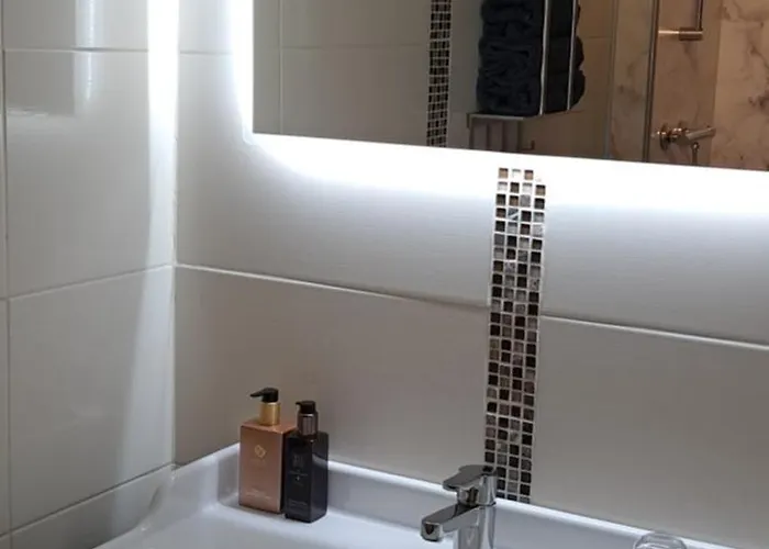 Xxl Cosy Goisern, Centre With Mountain View